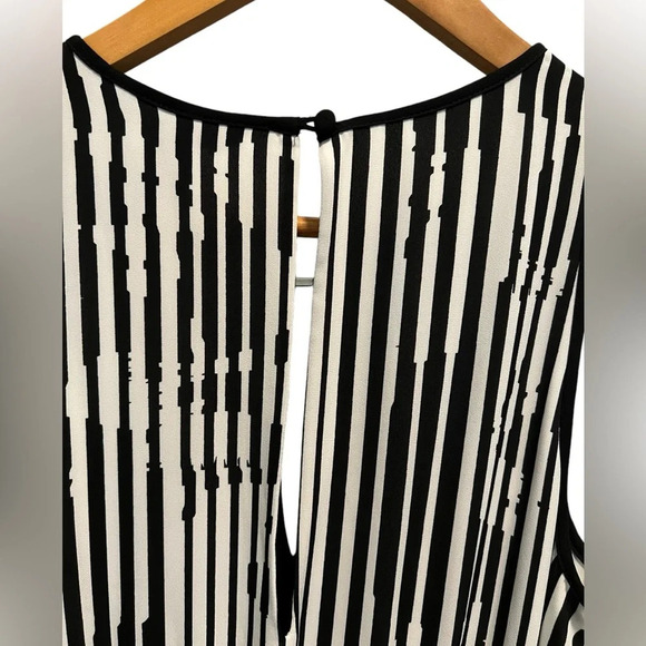 White House Black Market Panel Maxi Dress Keyhole Neck Silver Metal Clasp Size 2 - Picture 6 of 12